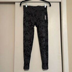 Gym Shark Leggings - Size Medium